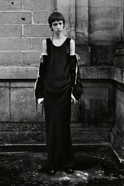 Look 16